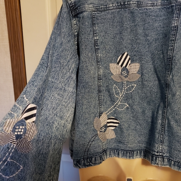 Jean Jacket - Picture 4 of 6